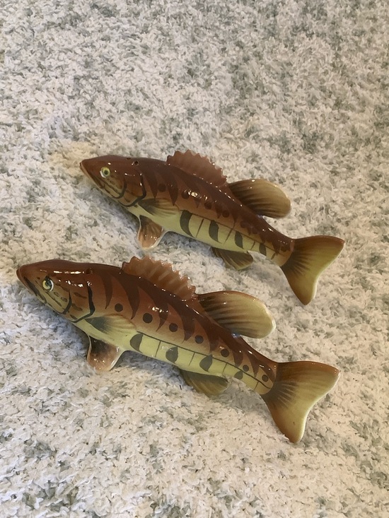 Napco ceramics Other - Small Mouth Black Bass Fishing Salt n Pepper Shakers Set of 2 Vintage RS 5.5x 2.